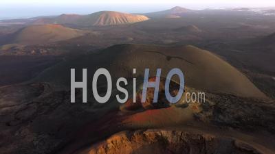  Espagne, Îles Canaries, Lanzarote, Volcans Dans Le Parc National De Timanfaya - Vidéo Drone