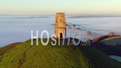 Royaume-Uni, Angleterre, Somerset, Glastonbury, Glastonbury Tor - Séquence Vidéo De Drone