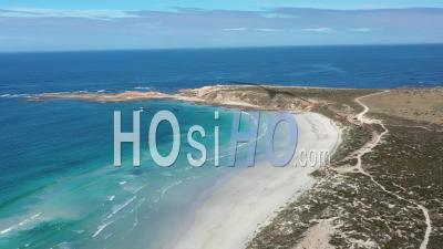 2020 - Vue Aérienne De Waves Lapping Hall Beach Sur La Péninsule D'eyre, Australie Du Sud - Vidéo Par Drone