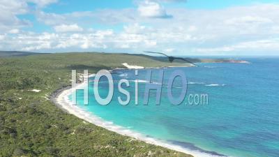 2021 - Excellent Aerial Shot Of Hamelin Bay In Western Australia - Video Drone Footage