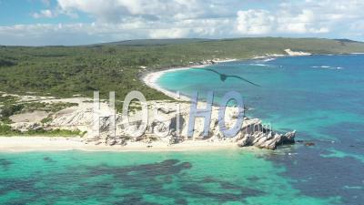 2021 - Vue Aérienne De Touristes Profitant De Hamelin Bay, Australie Occidentale - Vidéo Par Drone
