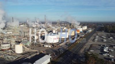 2020 - Exxon Mobil Oil Refinery Along The Mississippi River In Louisiana Suggests Industry, Industrial, Pollution - Video Drone Footage