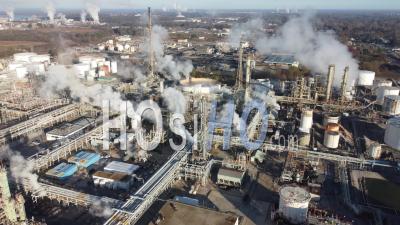 2020 - Good Aerial Over A Huge Oil Refinery Along The Mississippi River In Louisiana Suggests Industry, Industrial, Pollution - Video Drone Footage