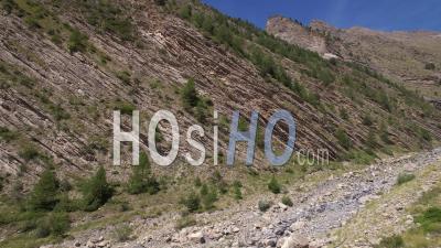 Site Géologique Des Flyschs Helminthoïdes (flyschs Helminthoïdes) Près De Crévoux, Hautes-Alpes, France,  Vidéo Par Drone