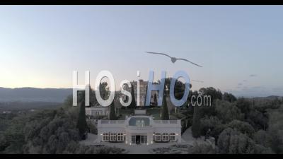 Château De La Croix Des Gardes - Vidéo Par Drone