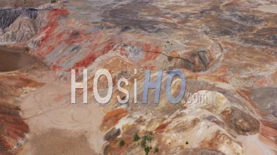 Pollution Environnementale Due à L’exploitation Minière De L’argile. Vue D'en-Haut. Paysage Martien - Vidéo Drone