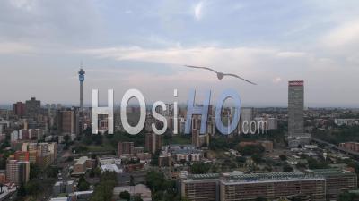 Hillbrow Johannesburg Au Coucher Du Soleil En été - Vidéo Par Drone