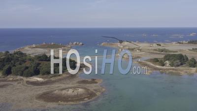 Vue Drone De L'anse Pellinec, De L'île Saint Gildas, De L'île Doggy, De L'île Illiec Et De L'île Du Milieu