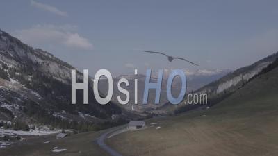 Fly Plus De Montagne De Col Chemins Arravis Zone, Vidéo Drone