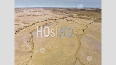 Paysage Désertique Autour De La Montagne Brandberg, À Proximité De La Ville D'uis, Namibie - Photographie Aérienne