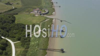 Vidéo Par Drone Du Fort Lupin, Cabanes A Carrelet, Fleuve Charente
