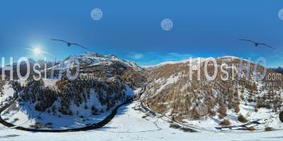 Première Neige En Automne Dans La Haute Vallée De La Claree, Photo Aérienne 360 Vr Par Drone