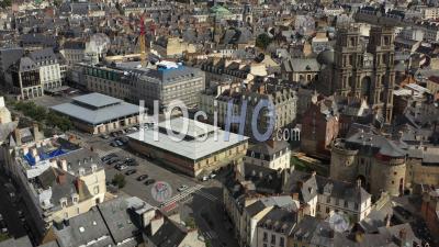 La Place Des Lices A Rennes, Bretagne, France - Photo Par Drone