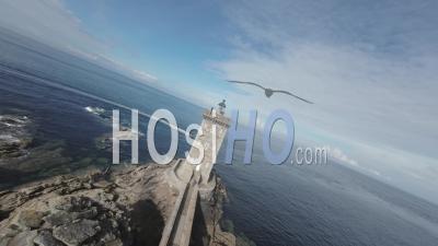 Phare De Kermorvan Sur L'océan Atlantique - Vidéo Par Drone