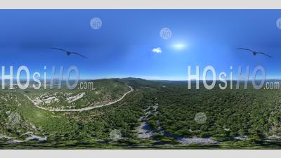 Photographie 360° De La Forêt De Saut Du Loup, Près De La Ville De Vallon Pont D'arc, Ardèche, France - Photographie Aérienne