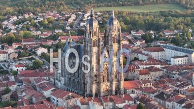 Basilique Saint-Nicolas De Port Au Coucher Du Soleil – Vidéo Par Drone